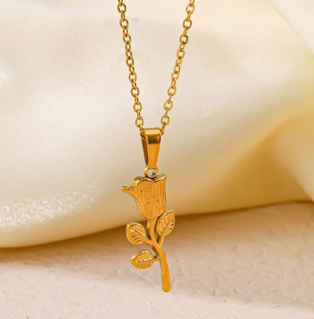 Retro Rose Flower Pendant Necklace 